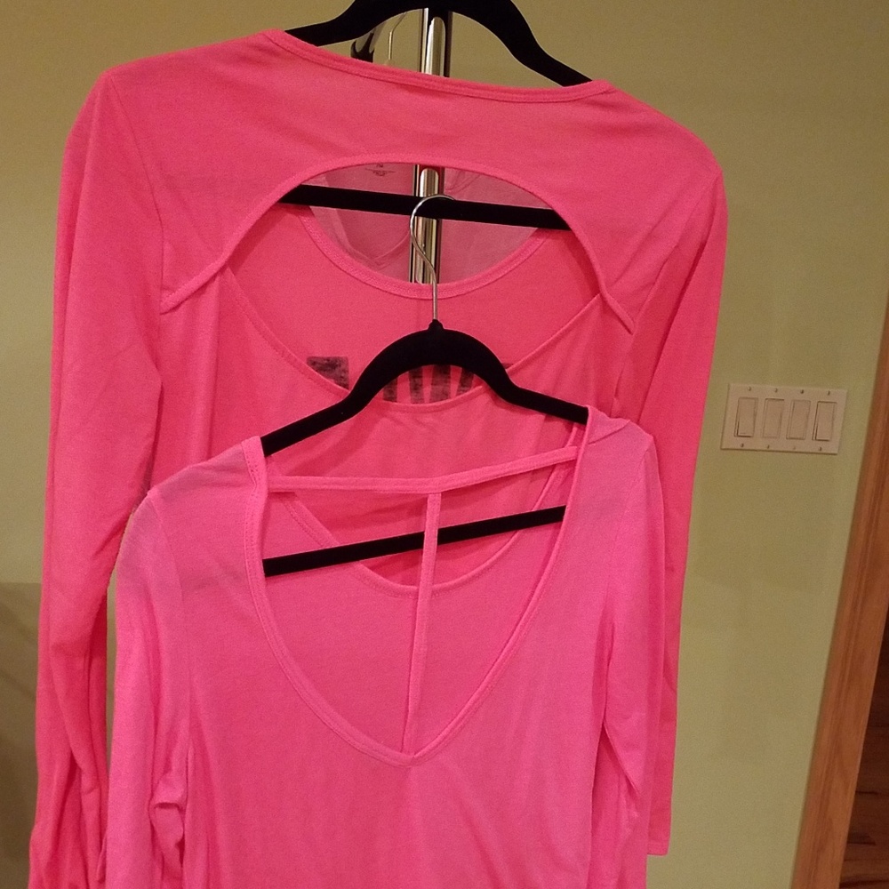 CLOTHING - Picture 6 of 8